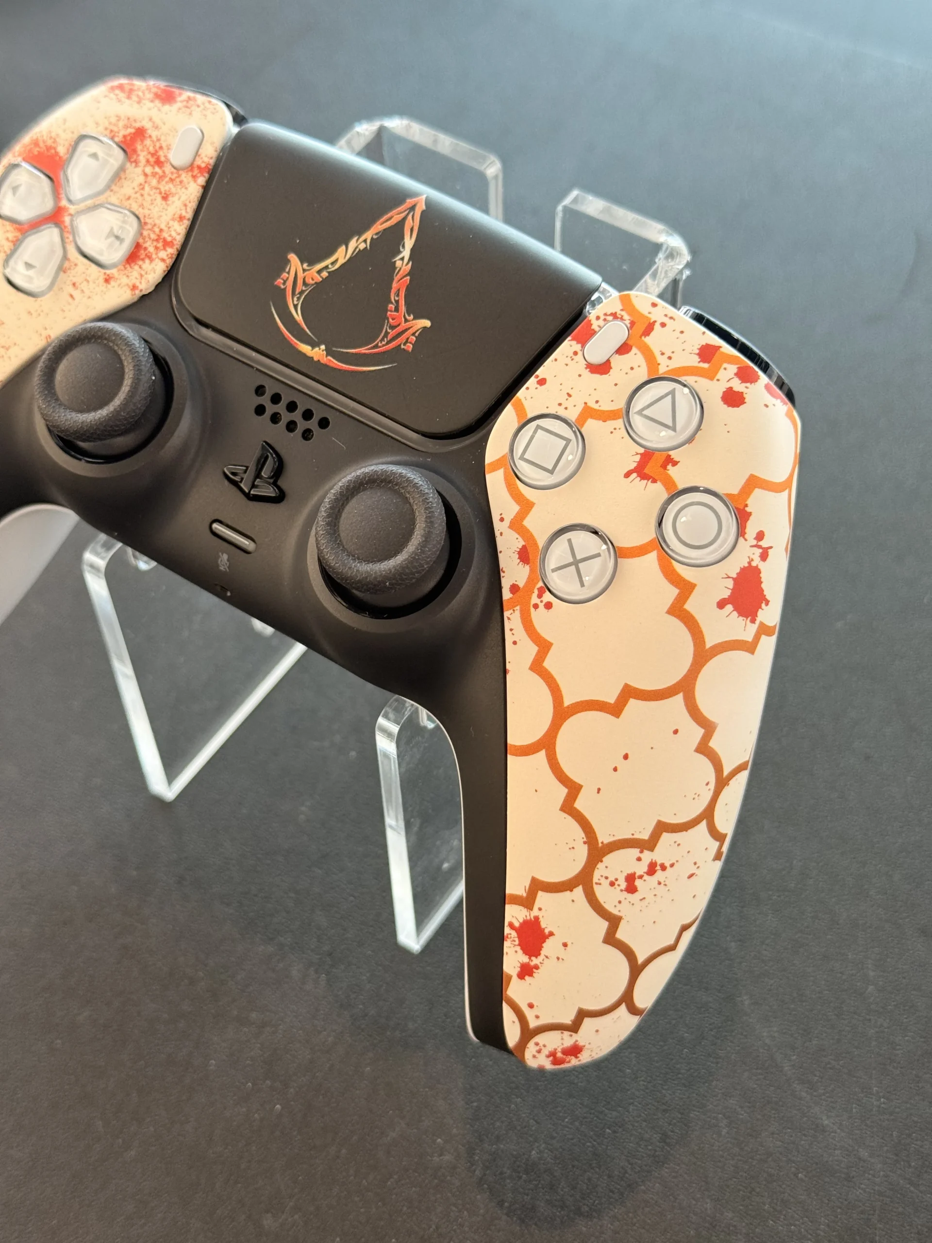 PS5 Controller mit TMR Hall-Effect-Sticks - "Assasin's Creed" • Konsolenservice.at PS5 Controller mit TMR Hall-Effect-Sticks - "Assasin's Creed"