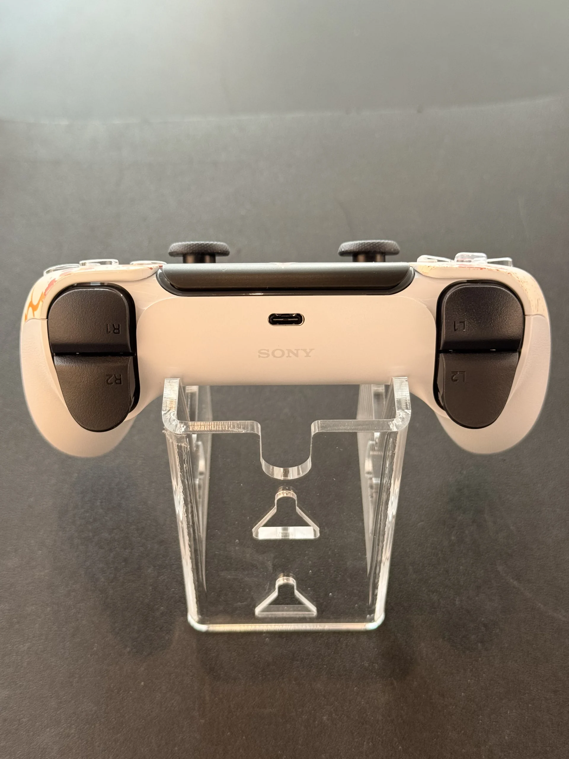 PS5 Controller mit TMR Hall-Effect-Sticks - "Assasin's Creed" • Konsolenservice.at PS5 Controller mit TMR Hall-Effect-Sticks - "Assasin's Creed"