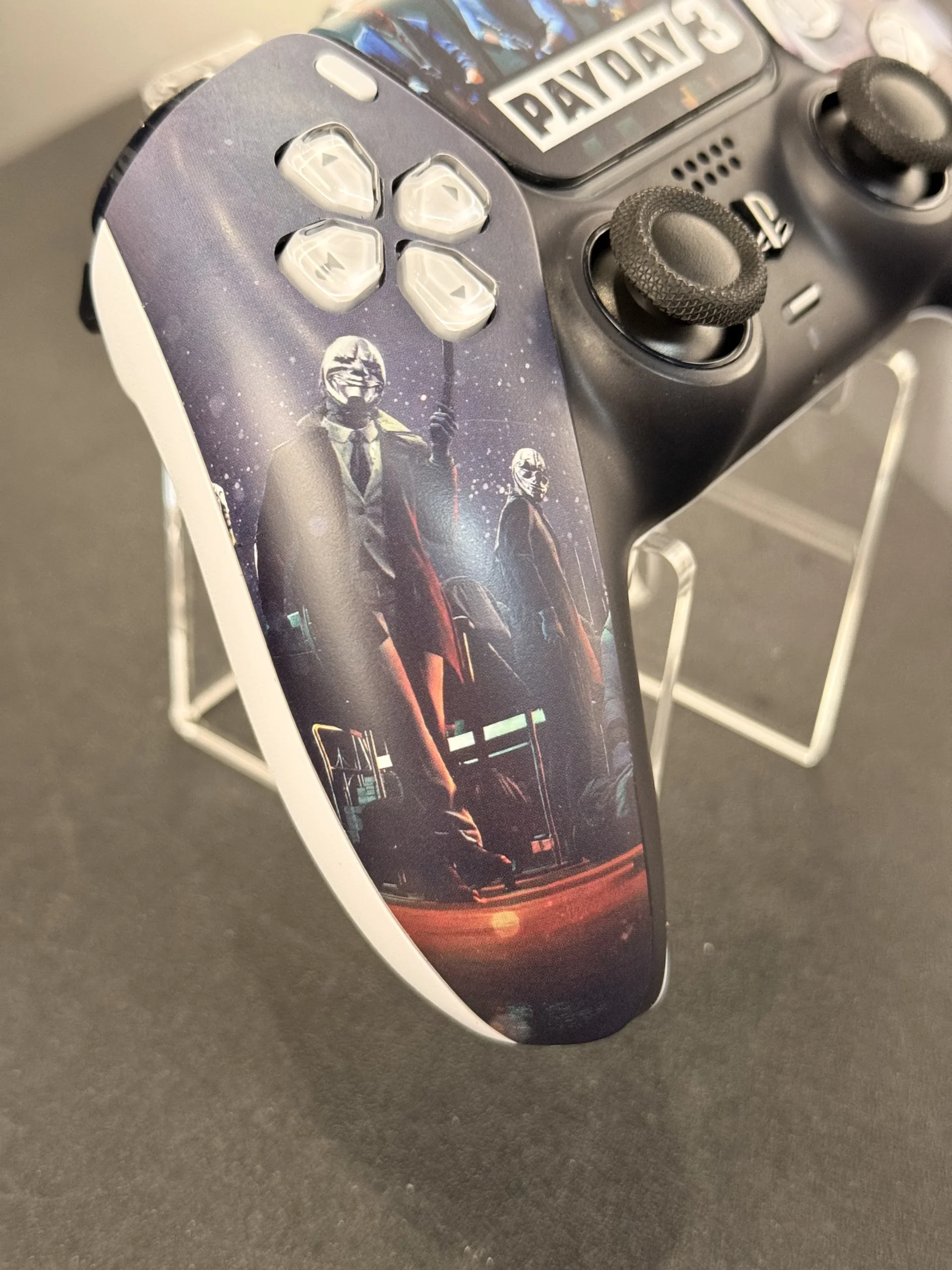 PS5 DualSense Controller – "payday 3" mit TMR Hall-Effect-Sticks • Konsolenservice.at PS5 DualSense Controller – "payday 3" mit TMR Hall-Effect-Sticks